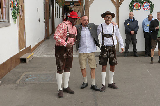 Franck Ribéry mit seinen Freunden Lucien und Mino  (Foto: Martin Schmitz)